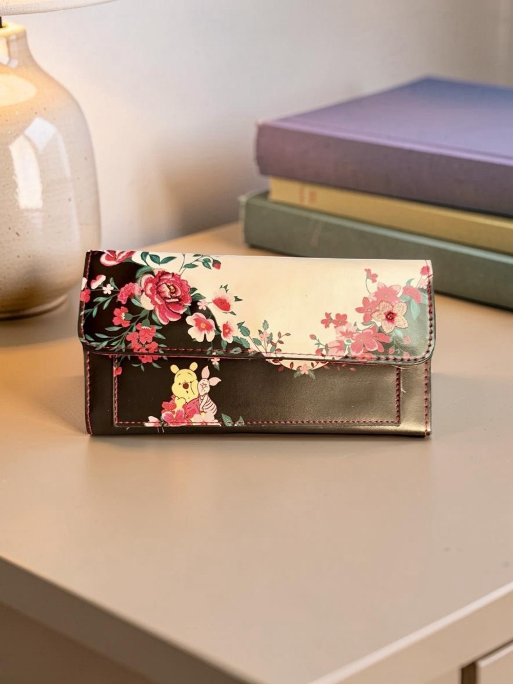 Disney Lounge Fly Winnie the Pooh,
piglet,embroidered flowers,Pink,Cream wallet